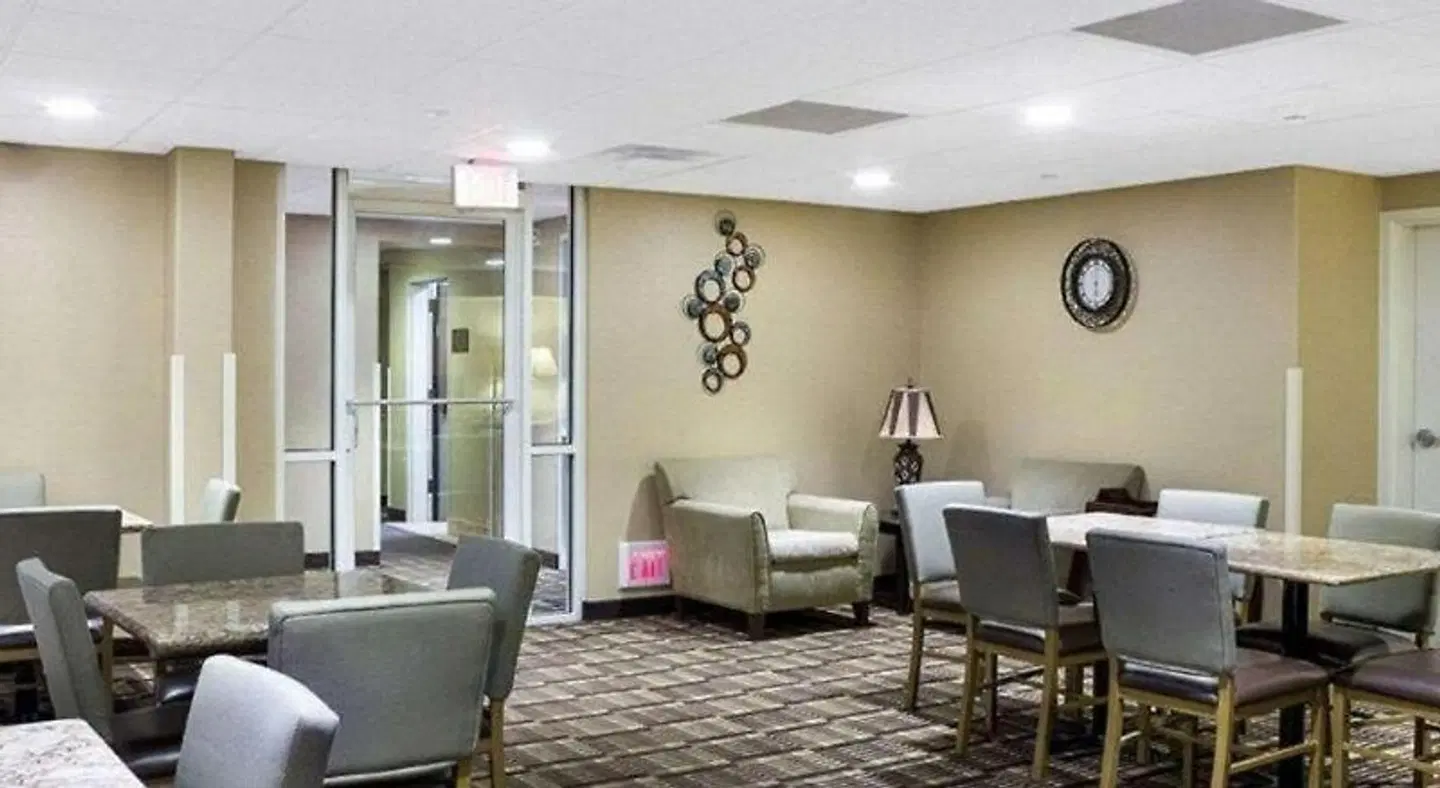 MainStay Suites LOUNGE_LOBBY