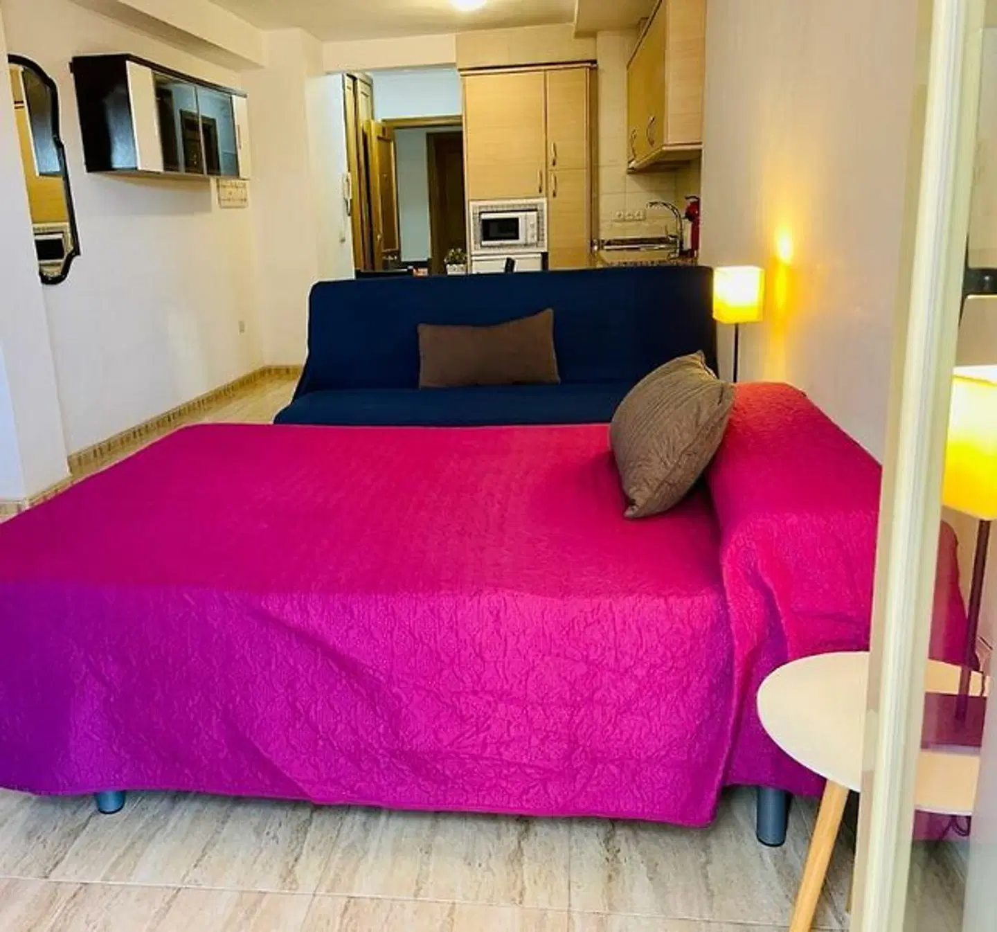 Puerta del Sol TRM ROOM_EXAMPLE