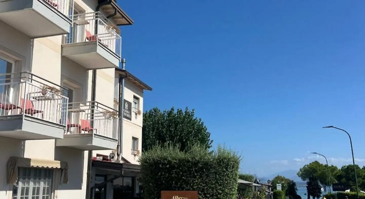 HOTEL LA FAVORITA EXTERIOR
