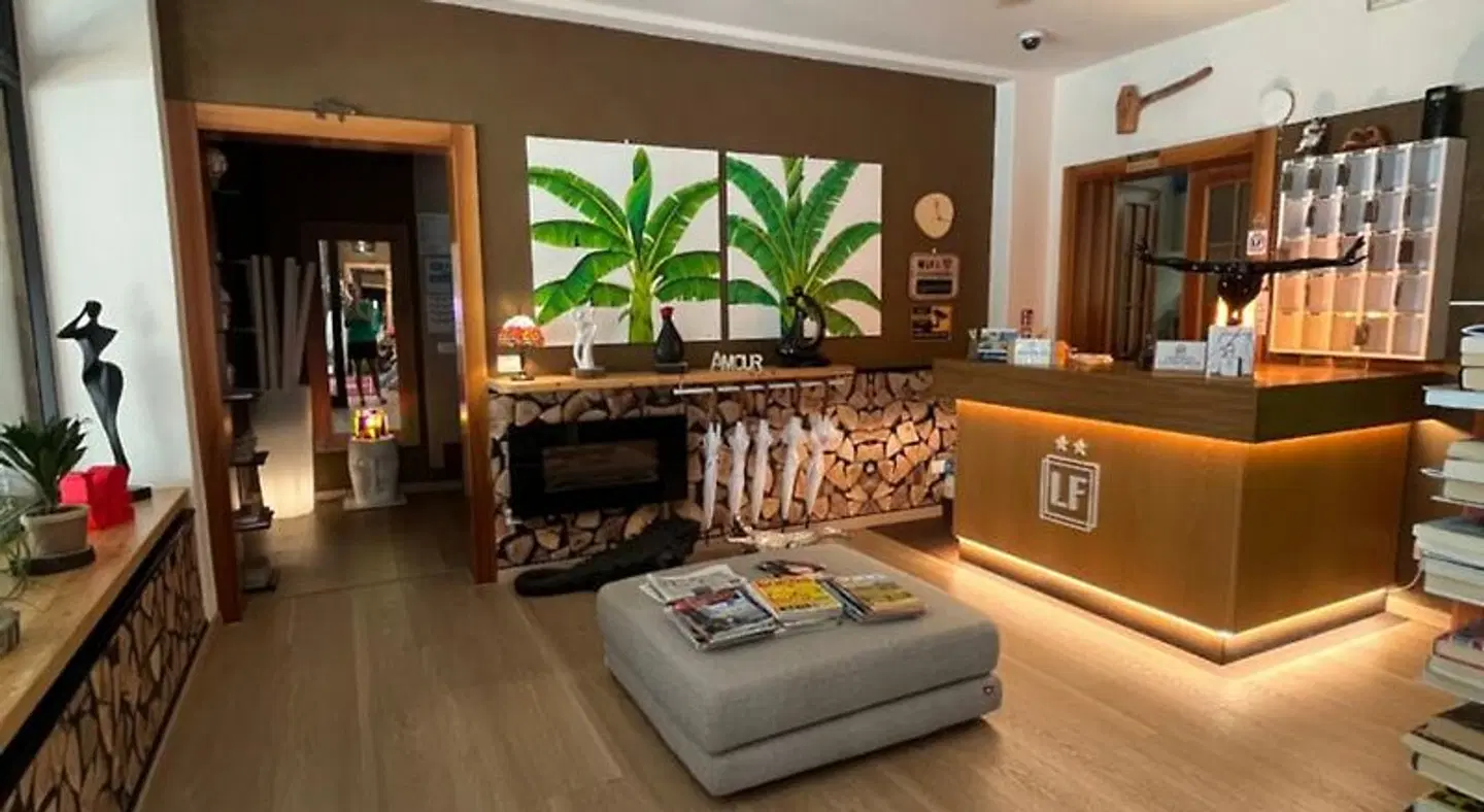HOTEL LA FAVORITA LOUNGE_LOBBY