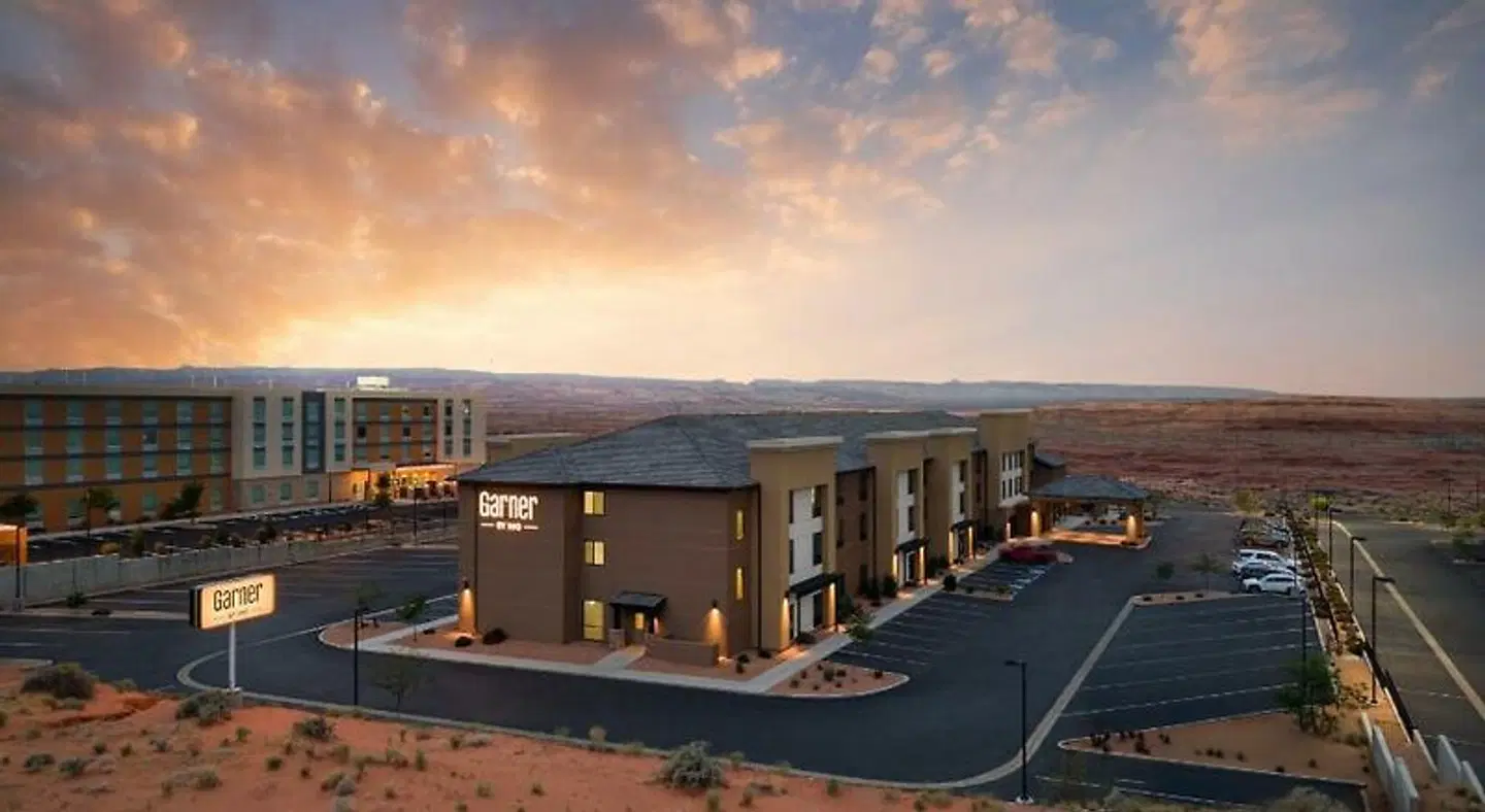Garner Hotel Lake Powell Area By Ihg EXTERIOR