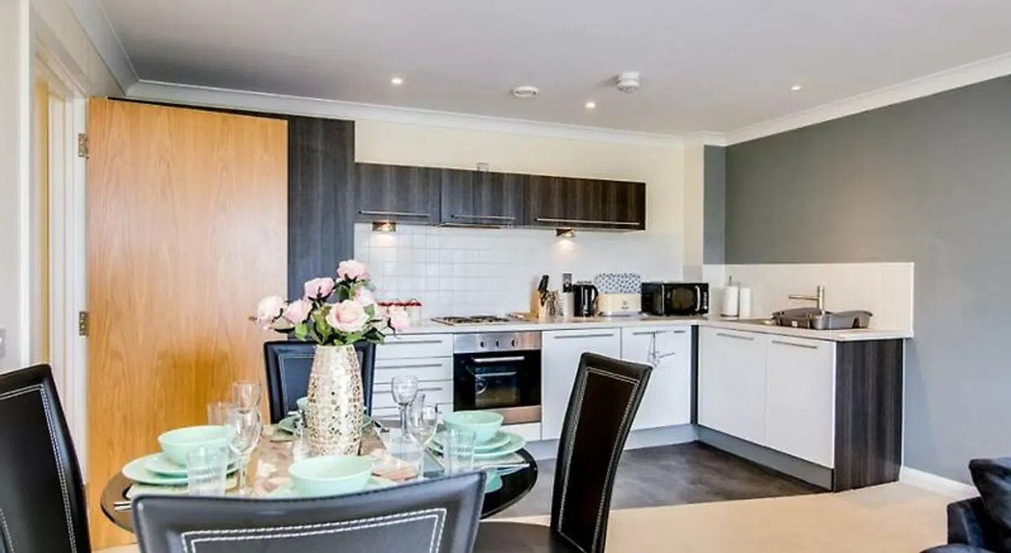 Mica Point City Centre Apartment Restaurant