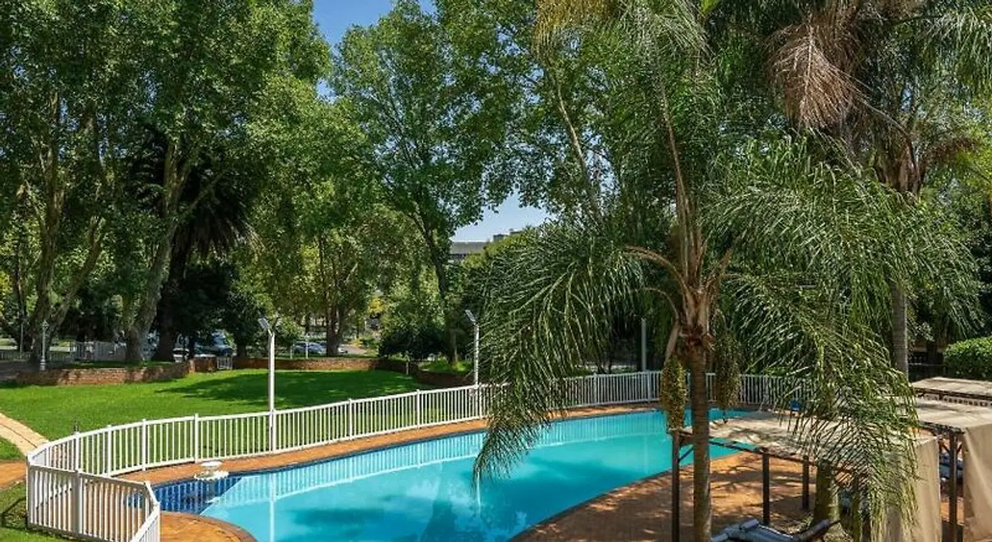 Holiday Inn Johannesburg Sunnyside Park by IHG OUTDOOR_POOL