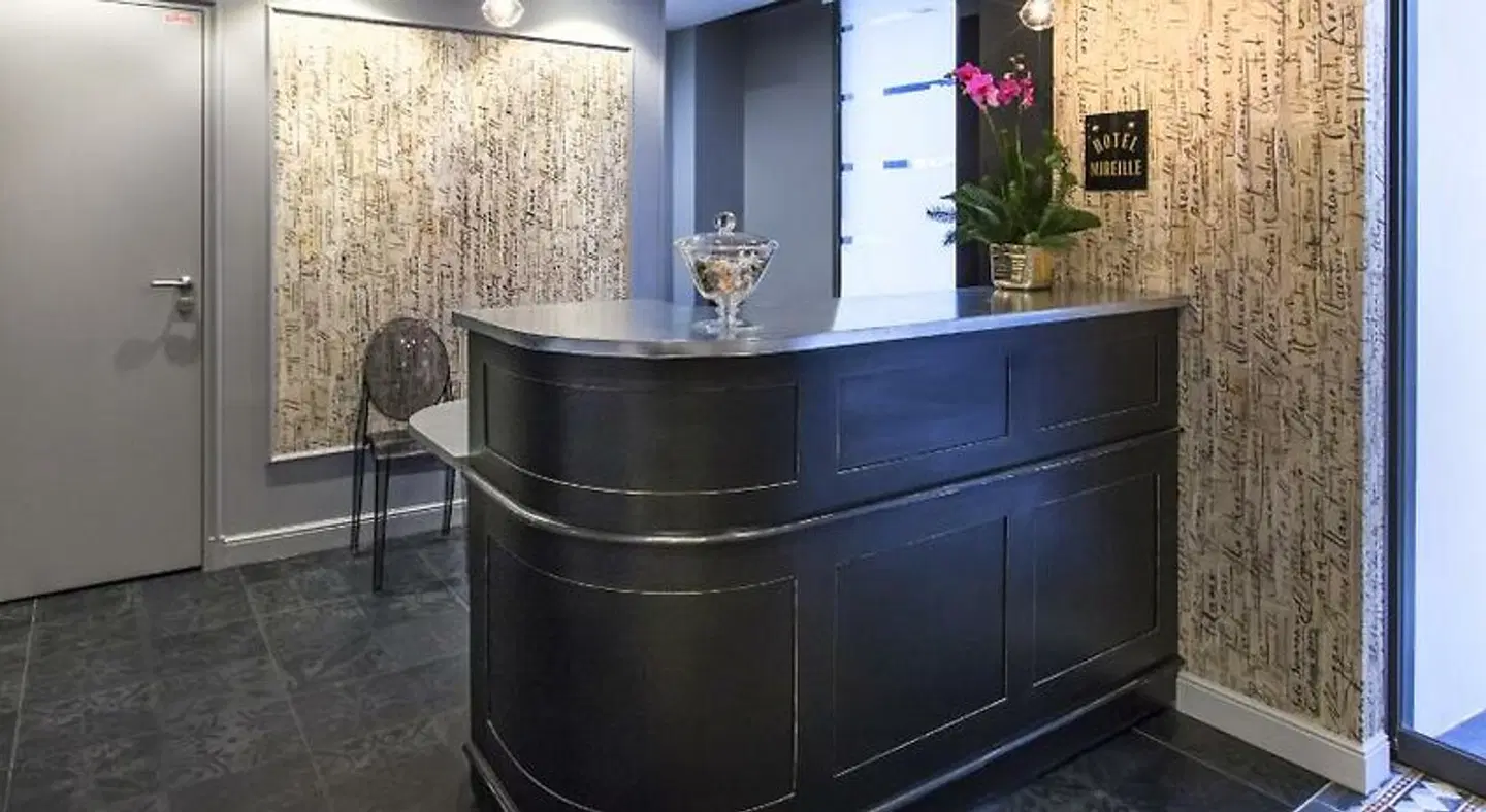 Hôtel Le Mireille LOUNGE_LOBBY