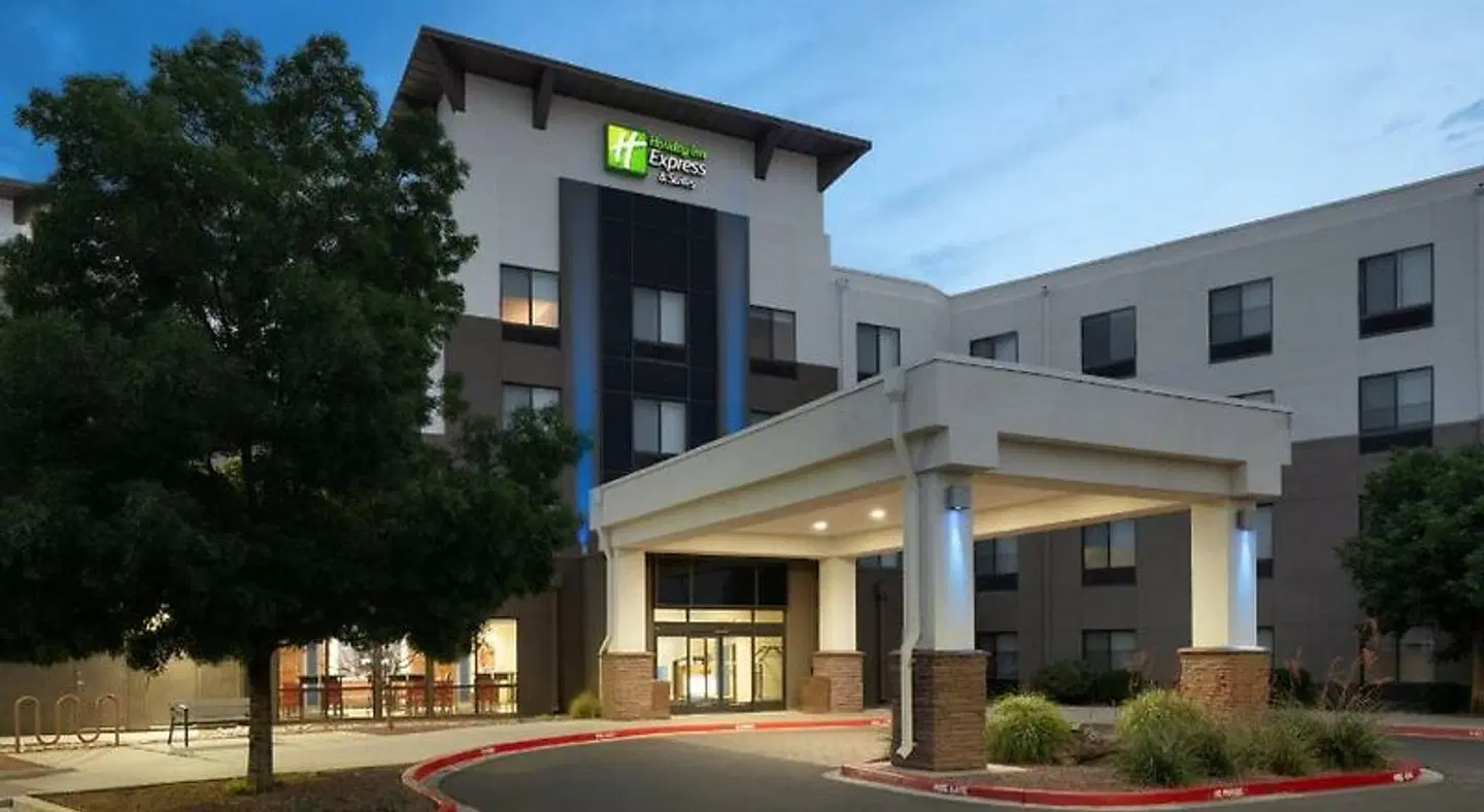 Holiday Inn Express & Suites Albuquerque Historic Old Town by IHG EXTERIOR