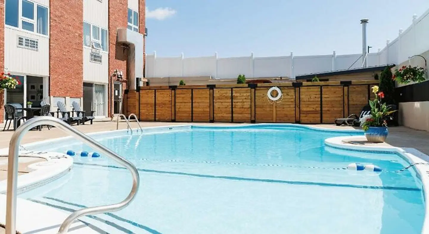 Rodd Moncton OUTDOOR_POOL