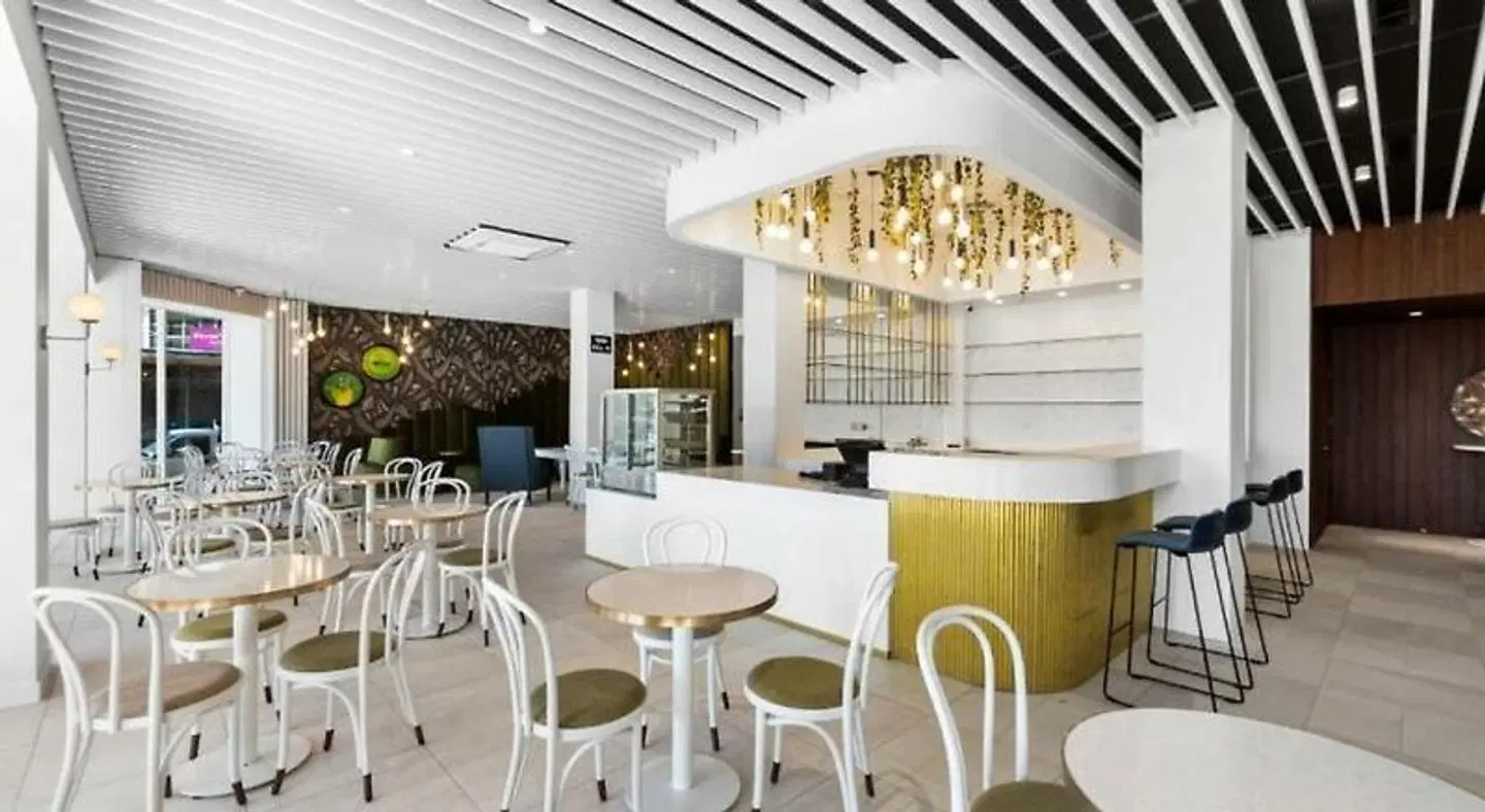 Ramada by Wyndham Hamilton City Center - ex Sudima Hamilton Bar