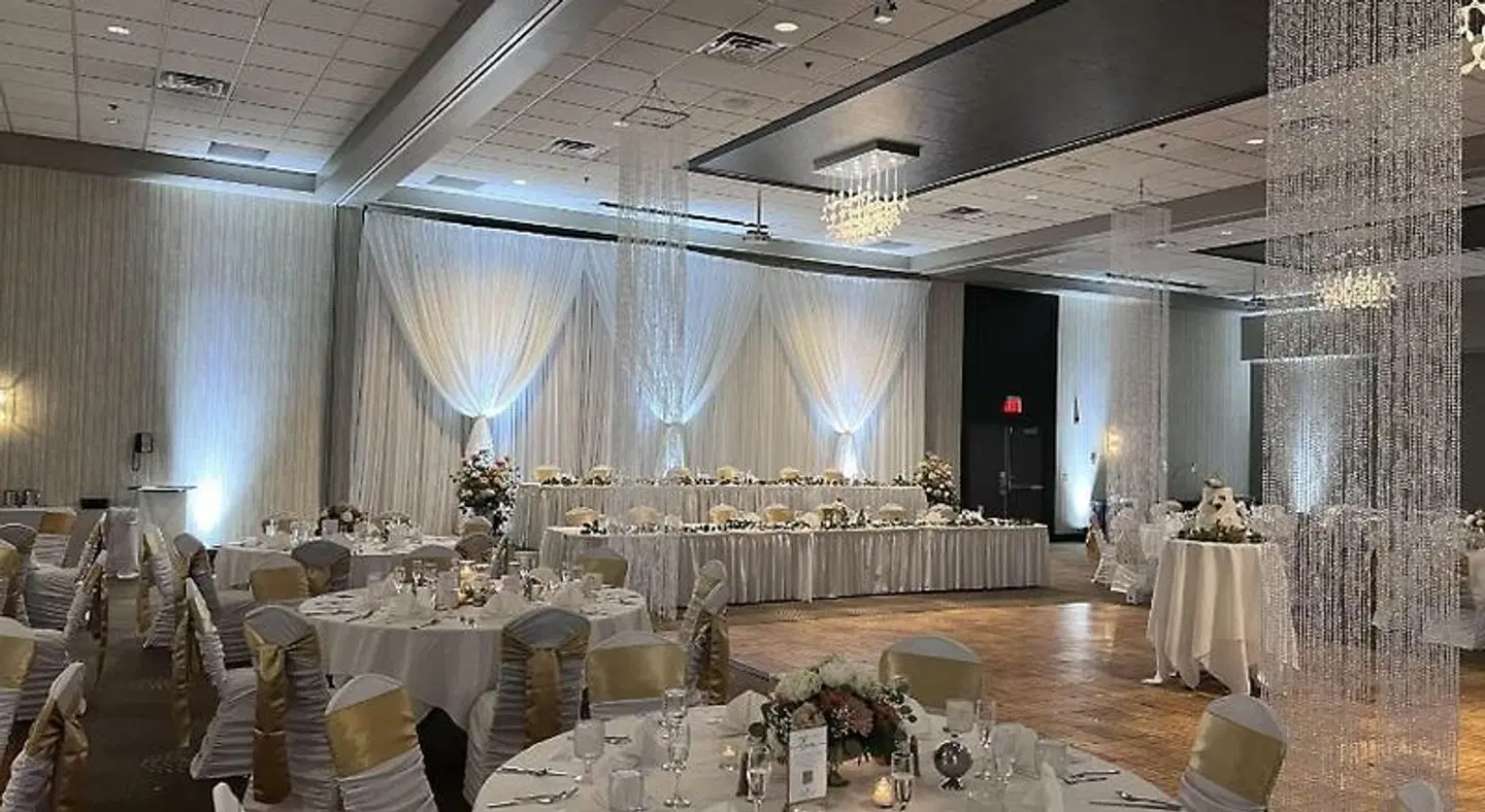 DoubleTree by Hilton Bloomington Restaurant