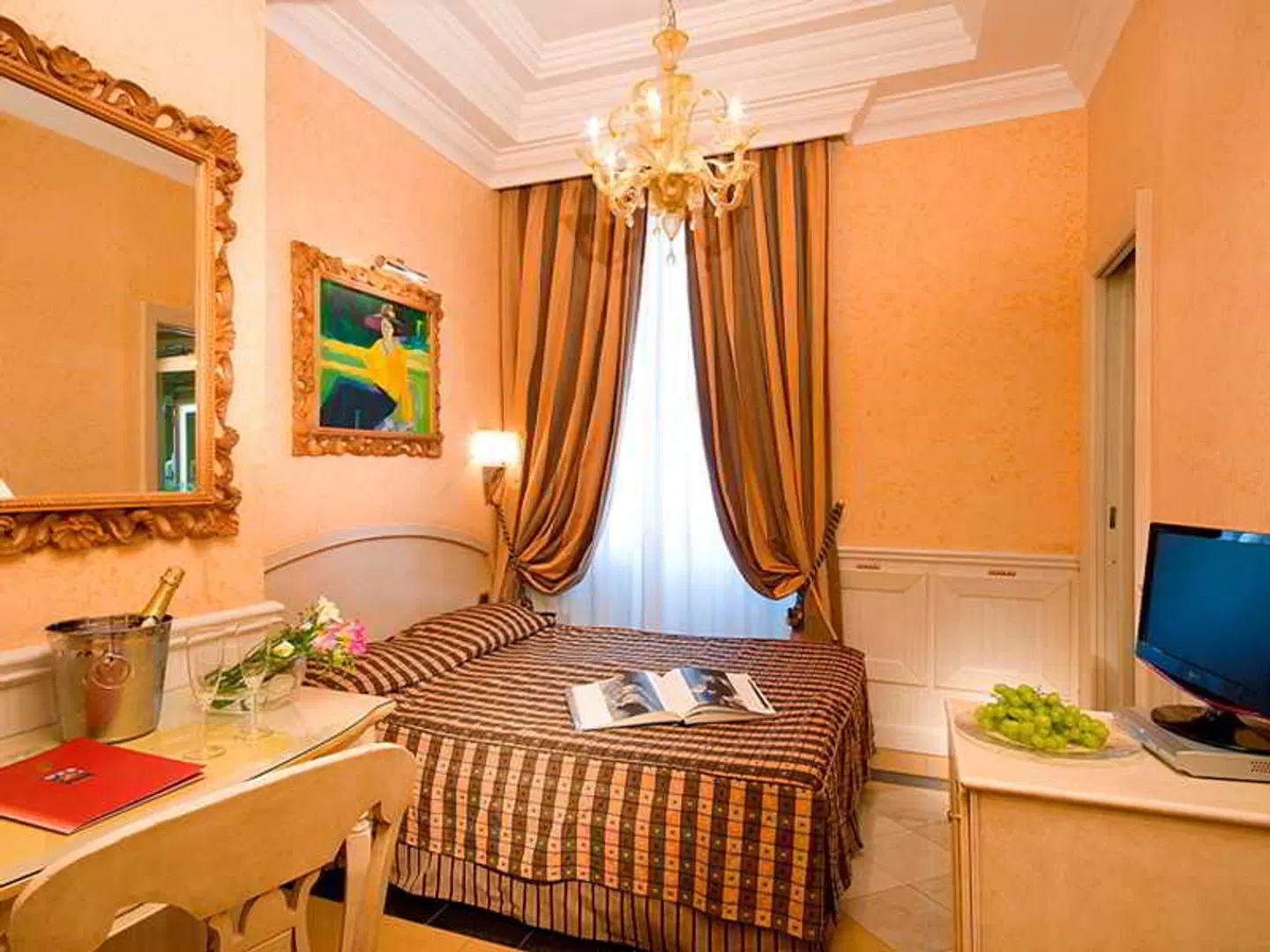 Bolivar ROOM_EXAMPLE