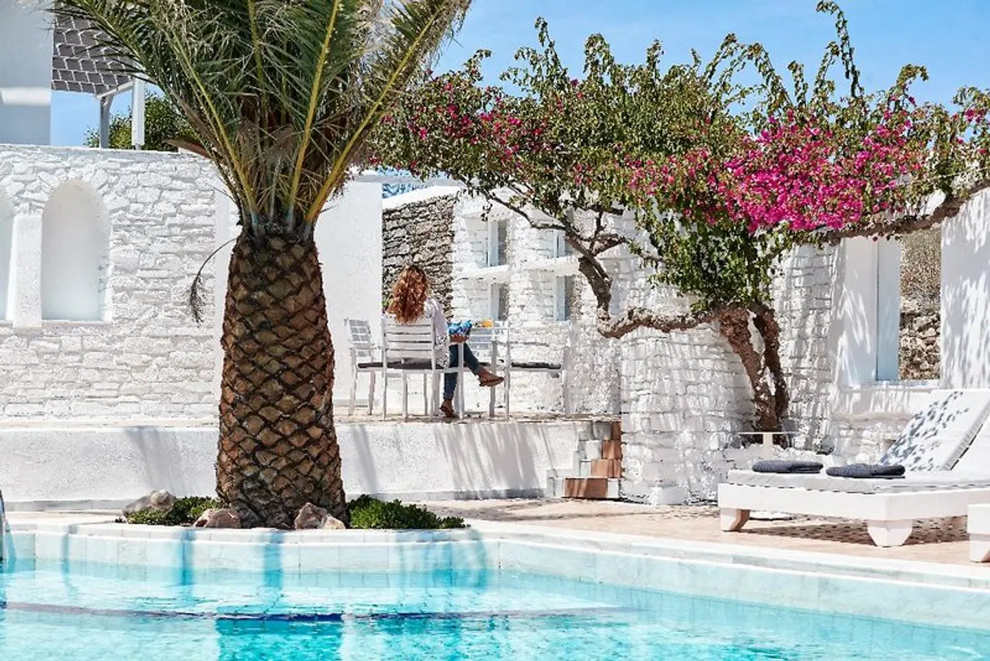 Mr & Mrs White OUTDOOR_POOL