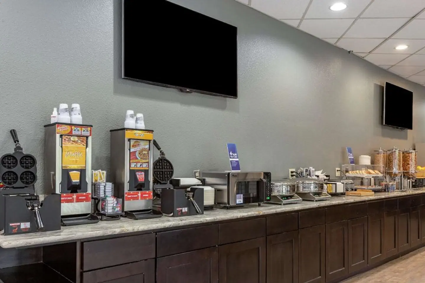 Best Western Sunridge Inn & Conference Center Bar