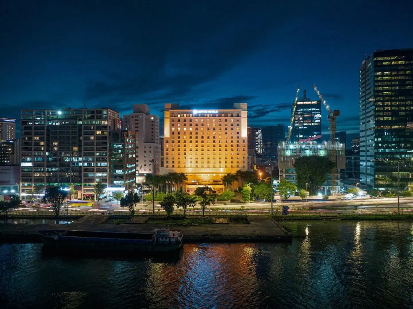 Lotte Legend Hotel Saigon EXTERIOR