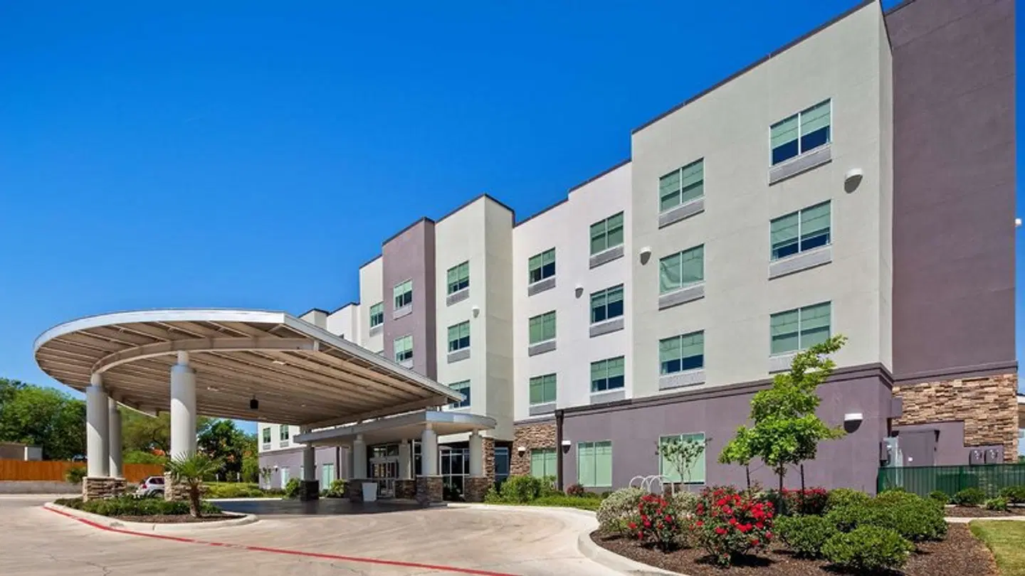Best Western Plus Roland Inn & Suites EXTERIOR