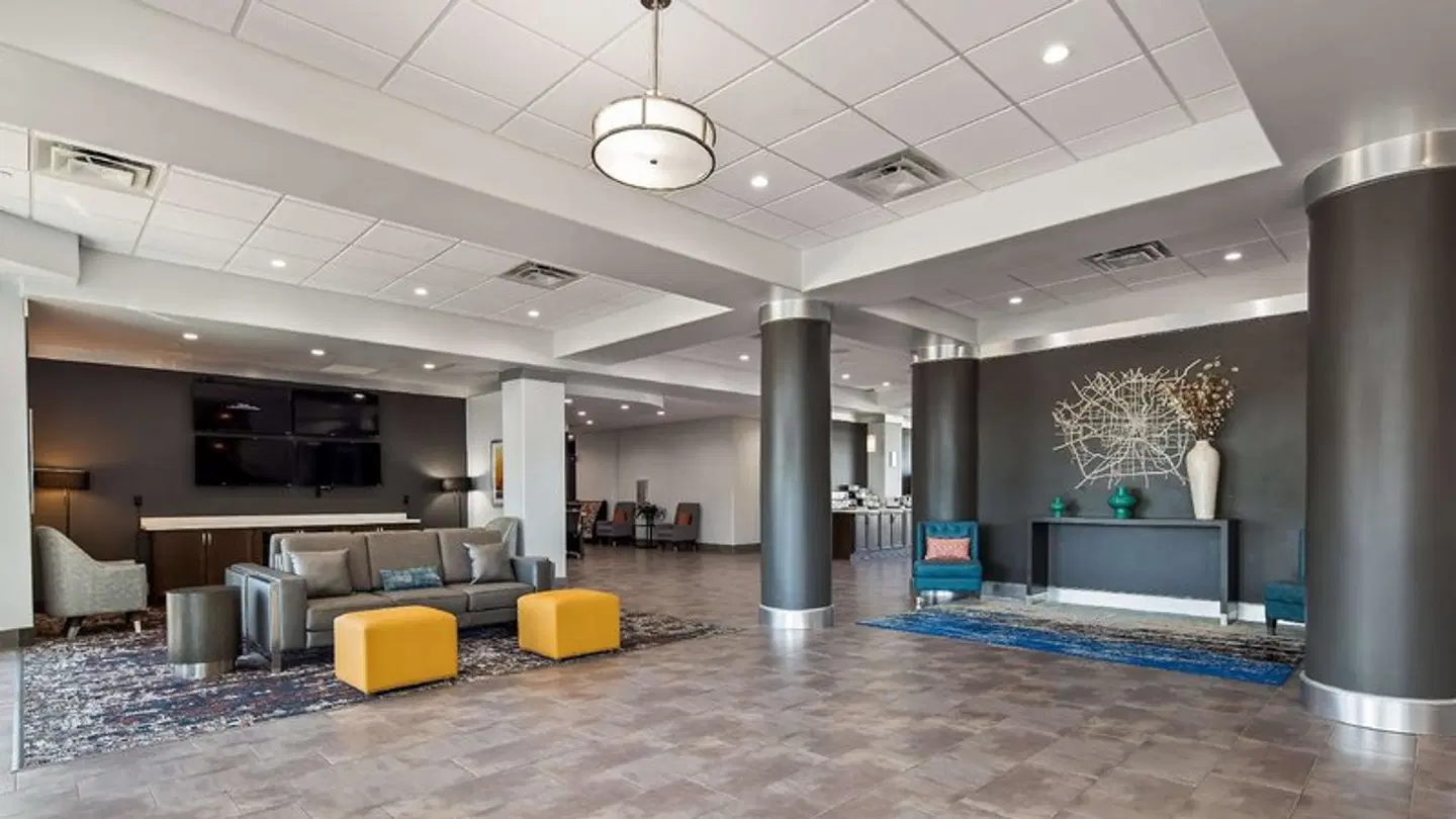 Best Western Plus Roland Inn & Suites LOUNGE_LOBBY