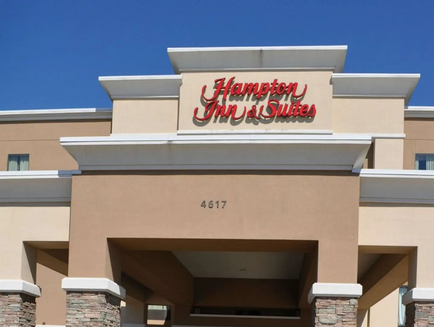 Hampton Inn & Suites Bay City EXTERIOR