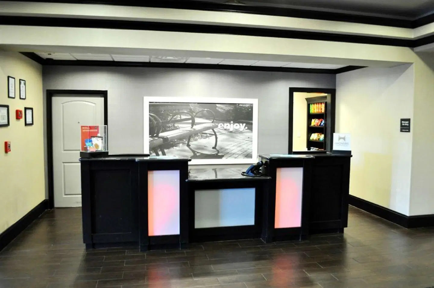 Hampton Inn & Suites Bay City ROOM_EXAMPLE