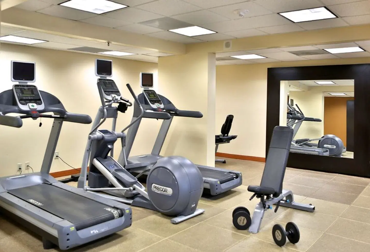 DoubleTree Suites by Hilton Raleigh-Durham SPORTS_AND_LEISURE