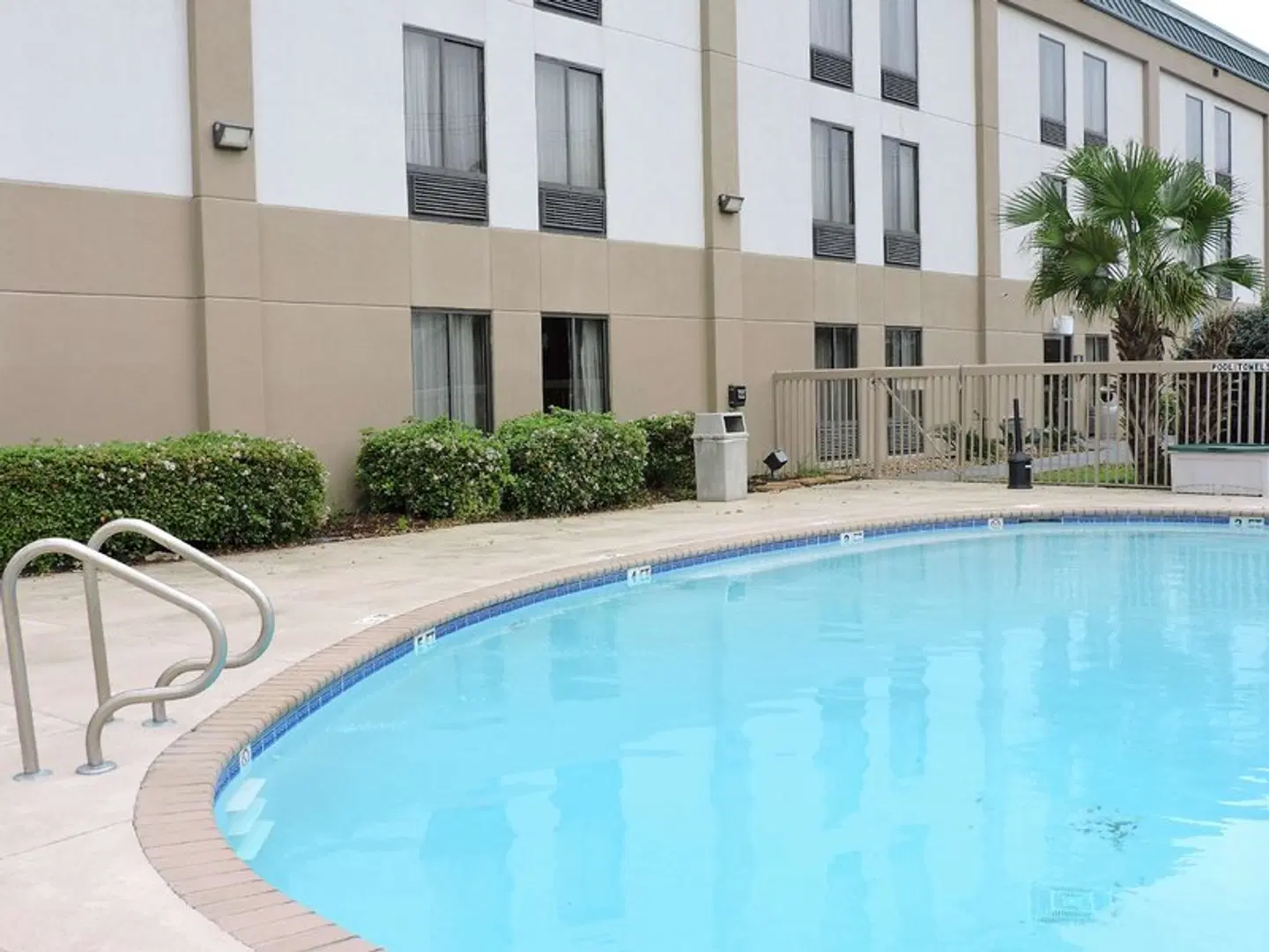 Spark By Hilton Lafayette OUTDOOR_POOL