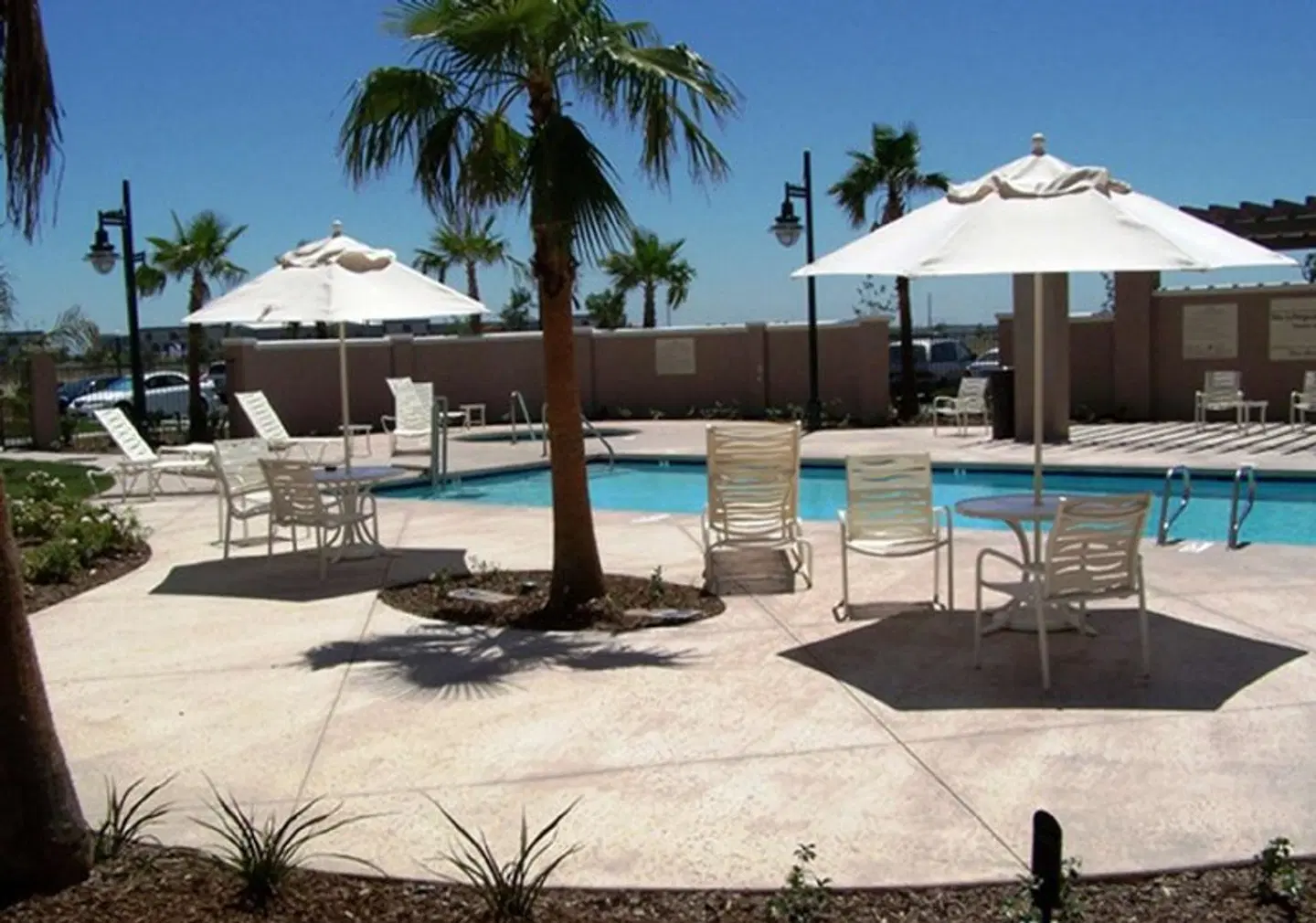 Hampton Inn & Suites Sacramento-Airport-Natomas OUTDOOR_POOL