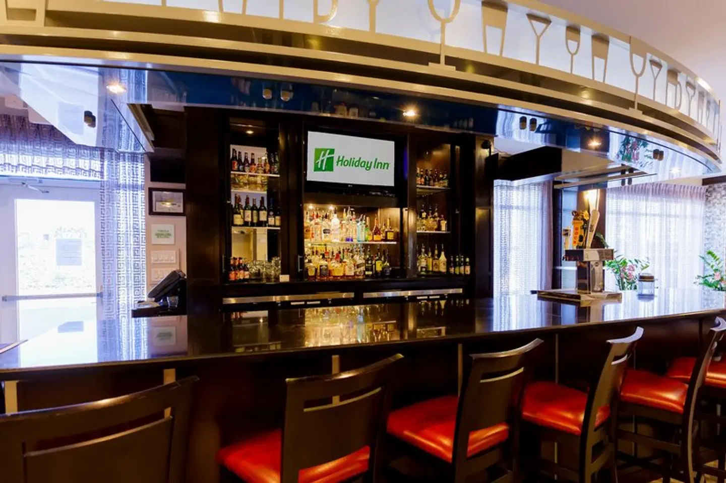 Holiday Inn Houston-Webster by IHG Bar