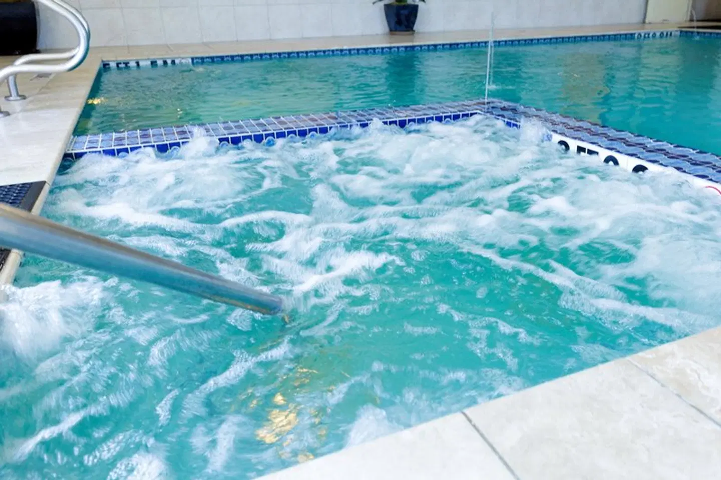 Holiday Inn Houston-Webster by IHG Hallenbad