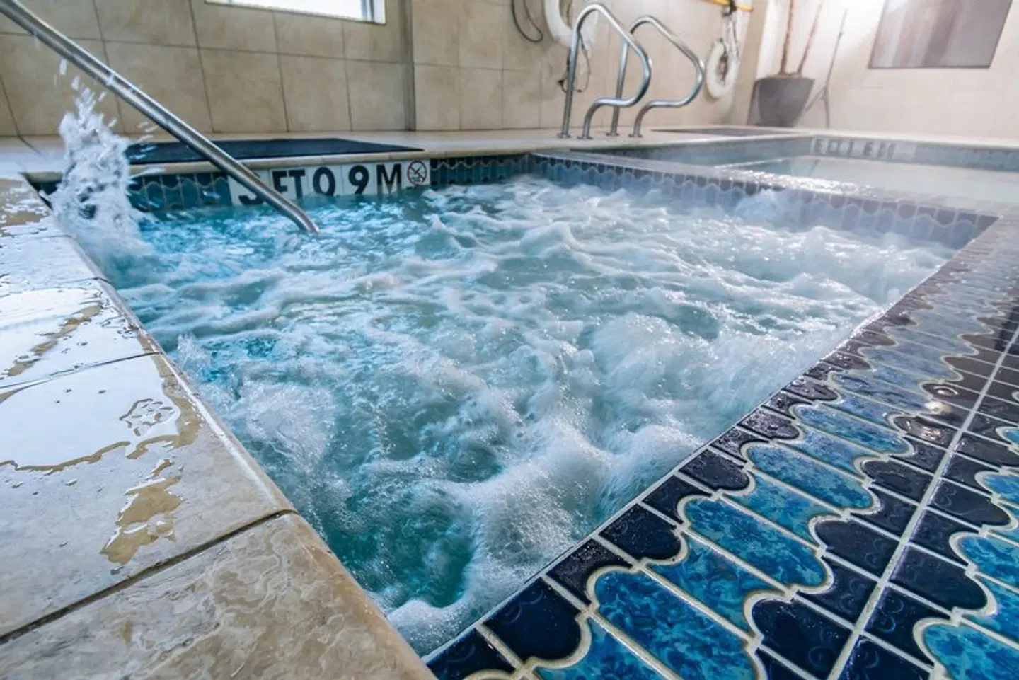 Holiday Inn Houston-Webster by IHG Hallenbad