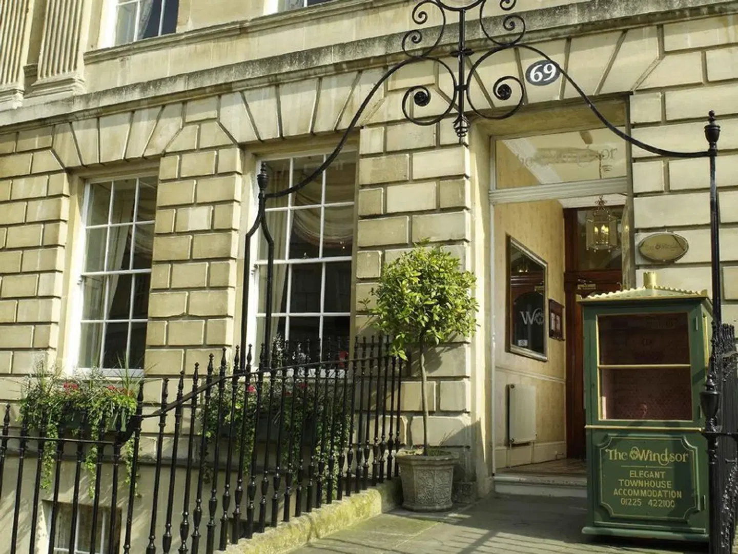The Windsor Guest House EXTERIOR