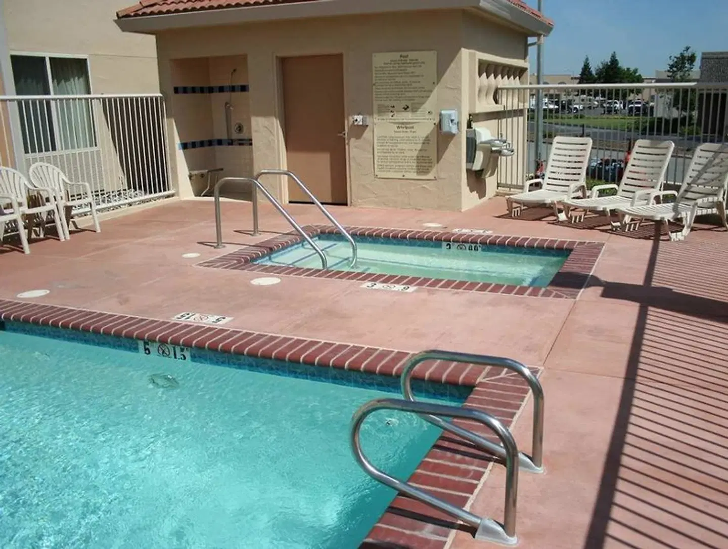 Hampton Inn & Suites Woodland-Sacramento Area OUTDOOR_POOL