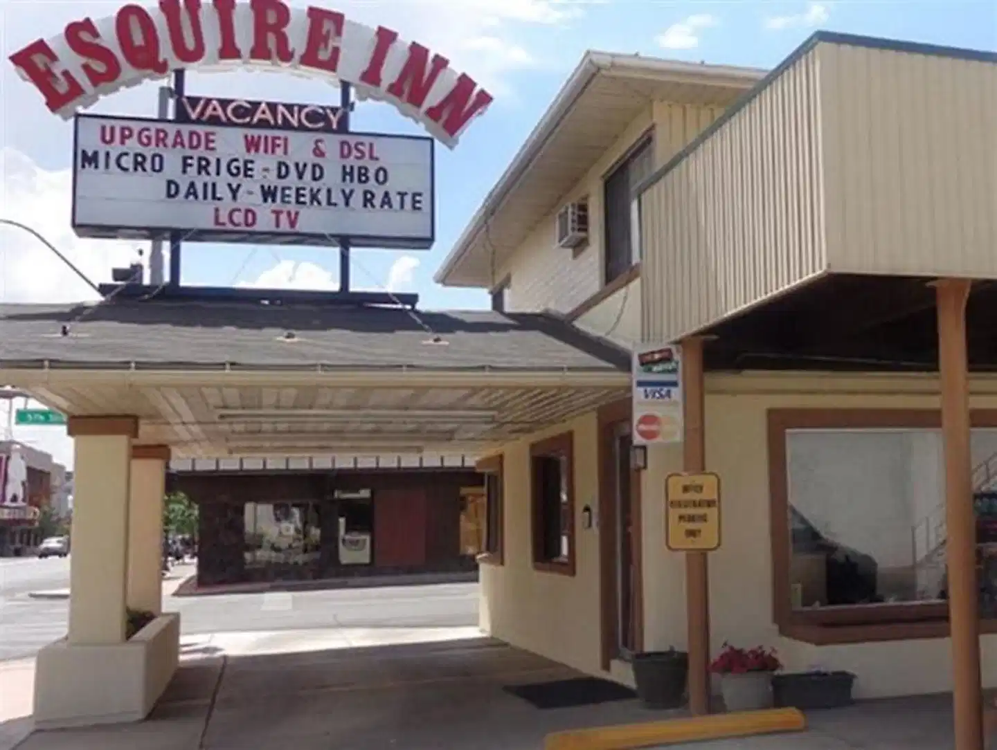 Esquire Inn Aussenansicht