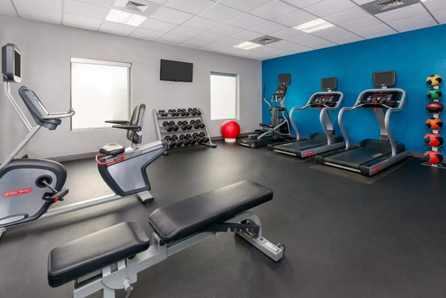 Hampton Inn and Suites-Winston-Salem/University Area NC SPORTS_AND_LEISURE