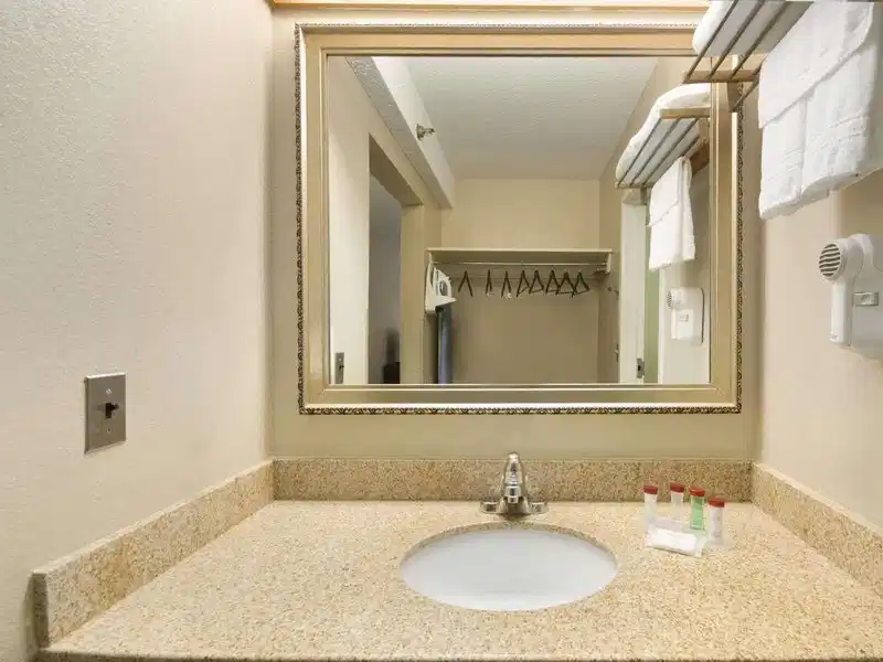 Ramada by Wyndham Raleigh – Hotelfoto