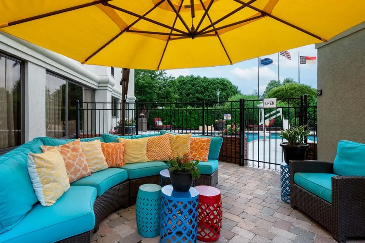 Hampton Inn I-40 Hanes Mall Terrasse