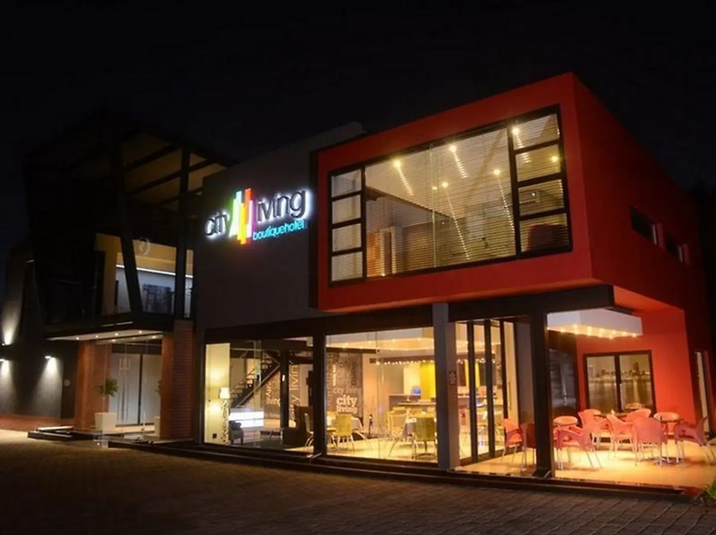 City Living Boutique Hotel EXTERIOR