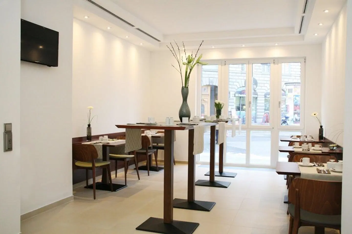 Augusten Hotel Restaurant
