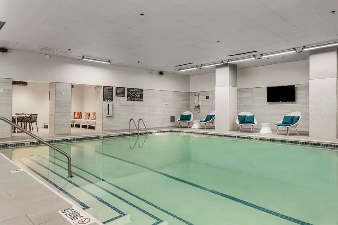 Embassy Suites by Hilton Raleigh Crabtree Hallenbad