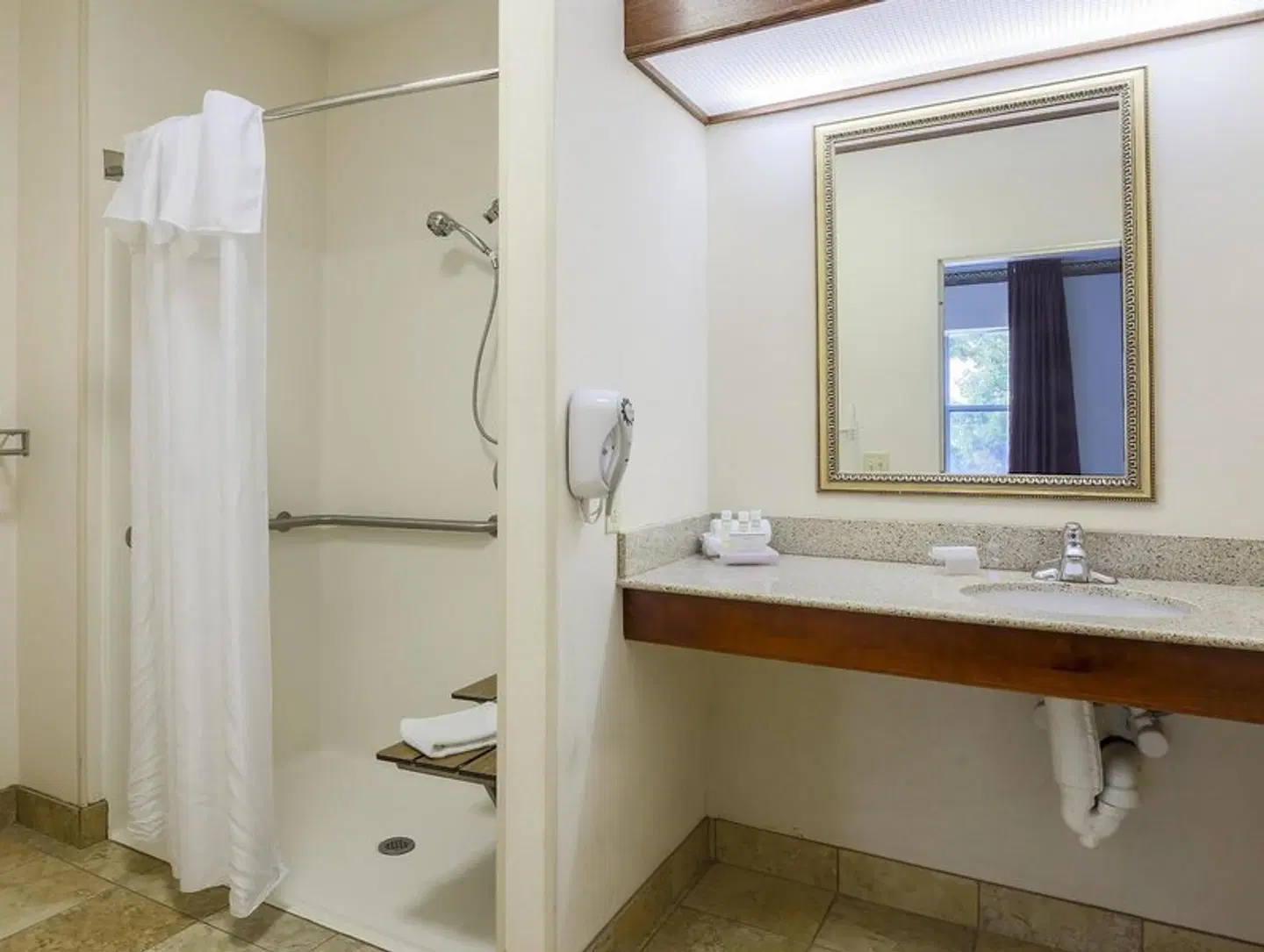 Homewood Suites by Hilton Rochester-Henrietta Badezimmer