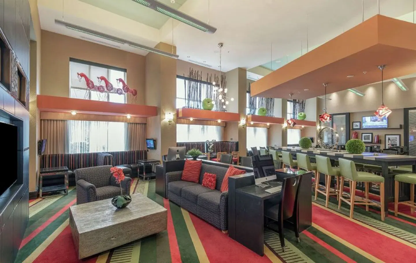 Hampton Inn & Suites Raleigh/Crabtree Valley Bar