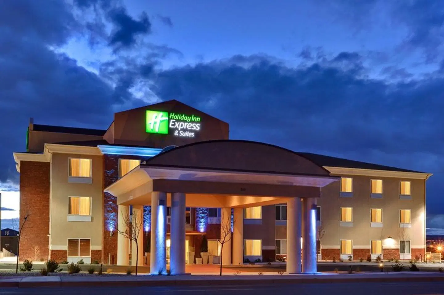 Holiday Inn Express & Suites Albuquerque Airport by IHG EXTERIOR