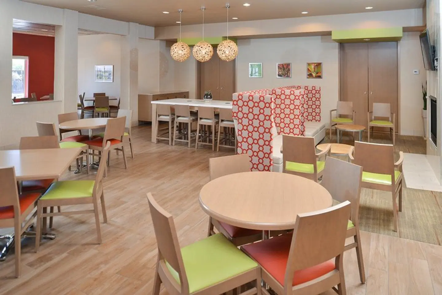 Holiday Inn Express Albuquerque N - Bernalillo by IHG Bar