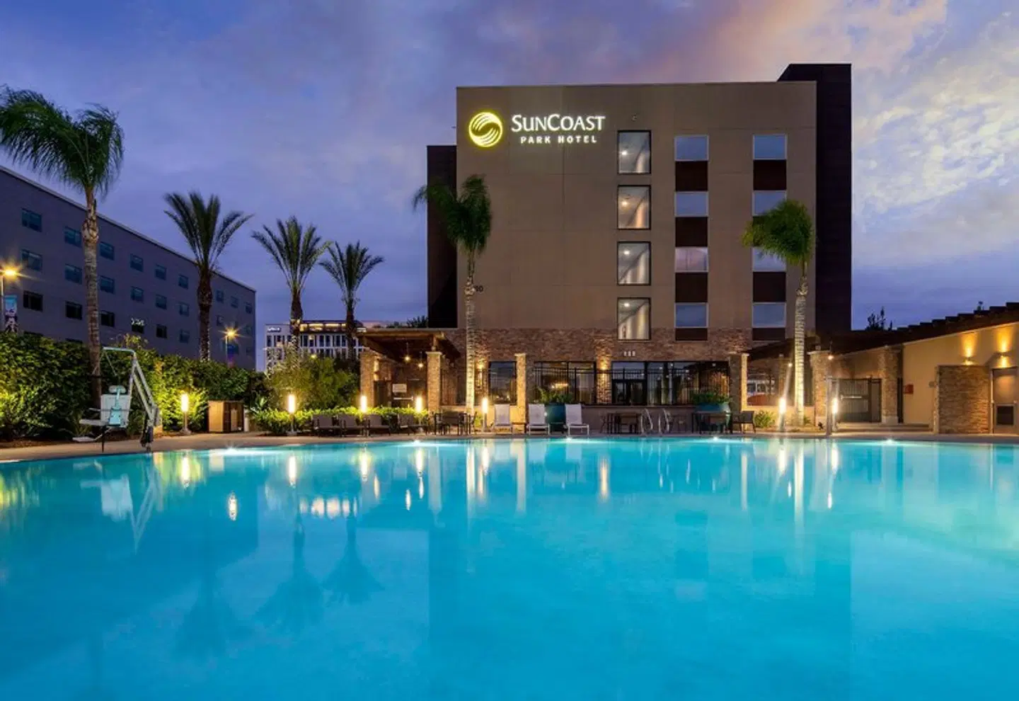 SunCoast Park Hotel Anaheim, Tapestry Collection by Hilton OUTDOOR_POOL