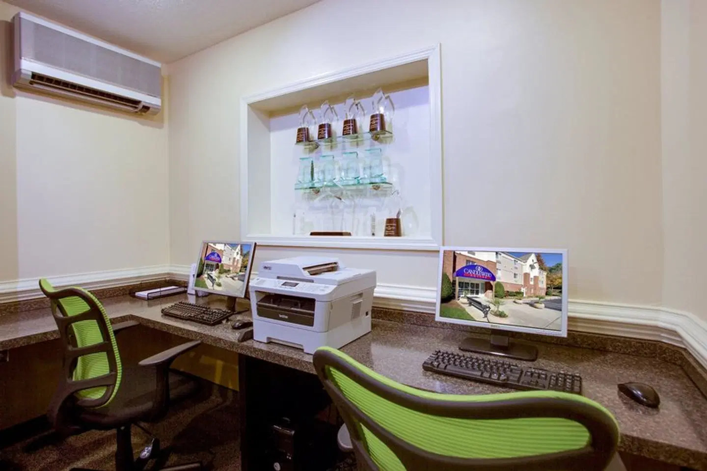 Candlewood Suites Raleigh Crabtree by IHG Bar