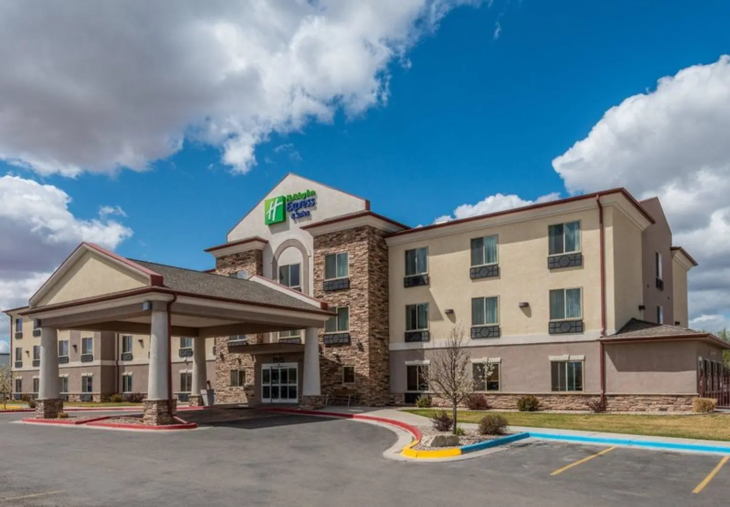 Holiday Inn Express & Suites Vernal - Dinosaurland by IHG EXTERIOR