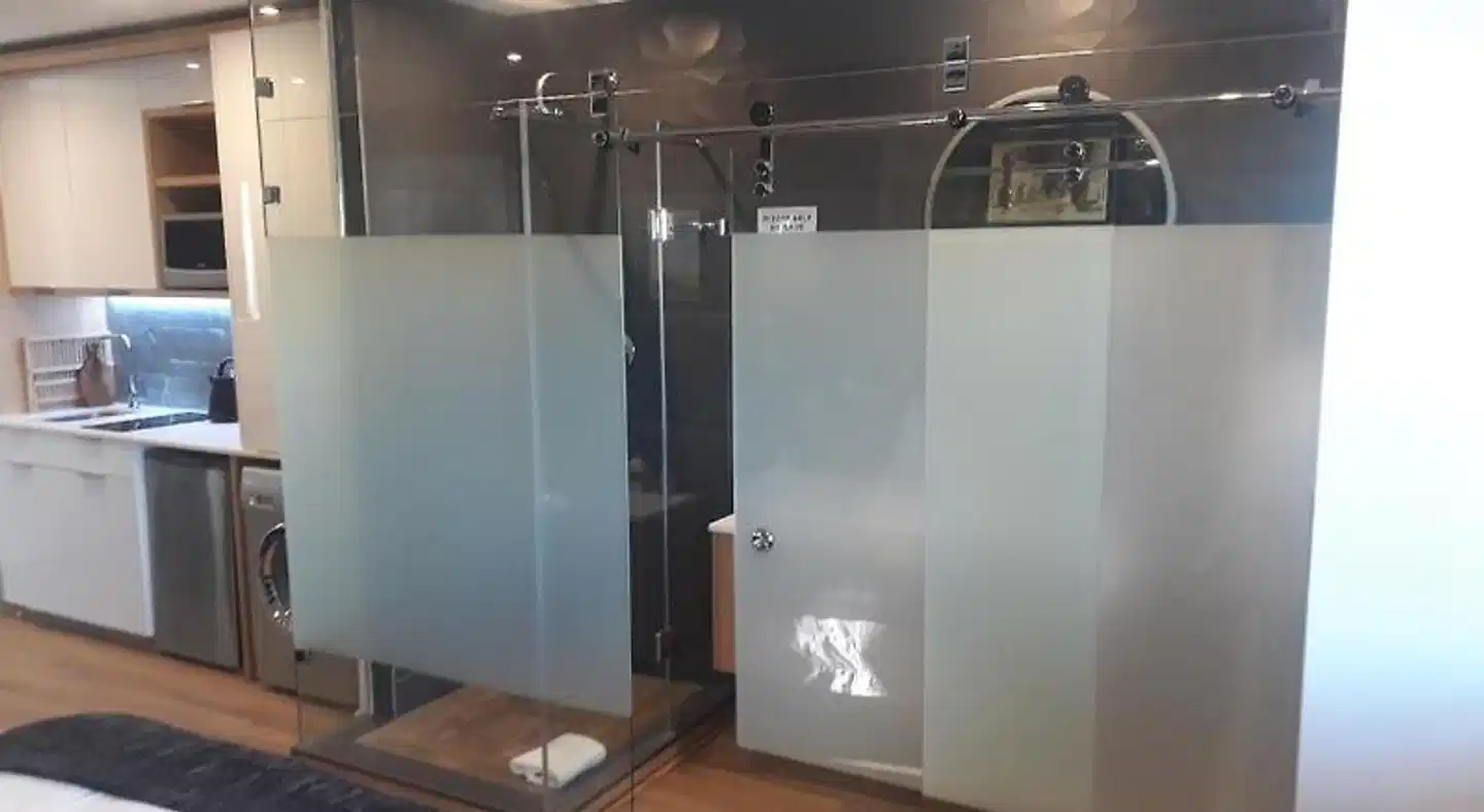 107 Dorpstraat Boutique Hotel Badezimmer
