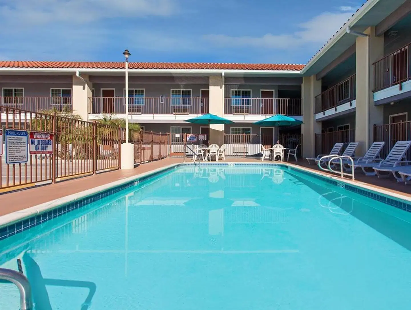 Signature Temecula OUTDOOR_POOL