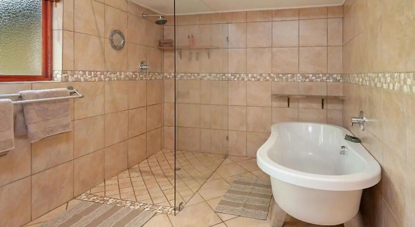 18 On Kloof Bed & Breakfast Badezimmer