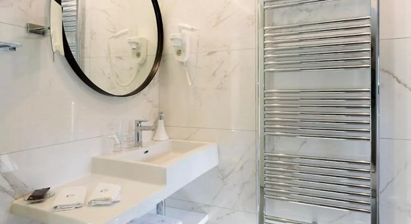 Hotel Gradska Cetinje Badezimmer