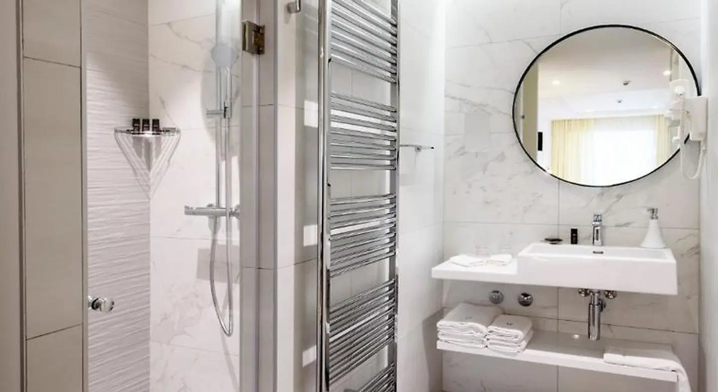 Hotel Gradska Cetinje Badezimmer