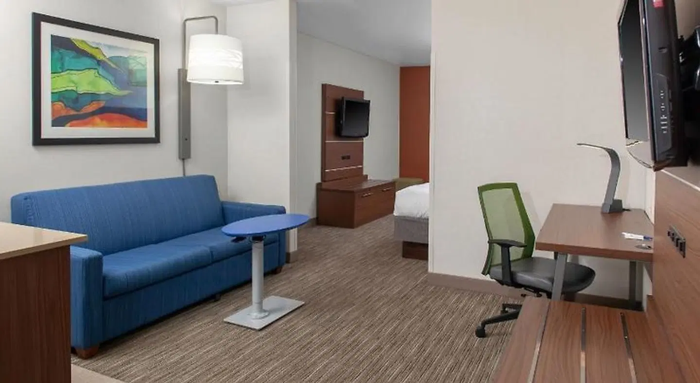 Holiday Inn Express & Suites Coeur D Alene I-90 Exit 11 by IHG ROOM_EXAMPLE