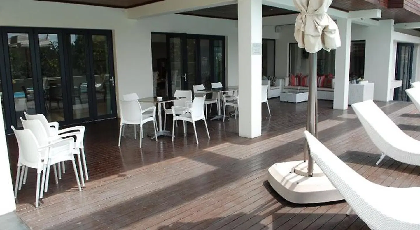 Isango Gate Restaurant