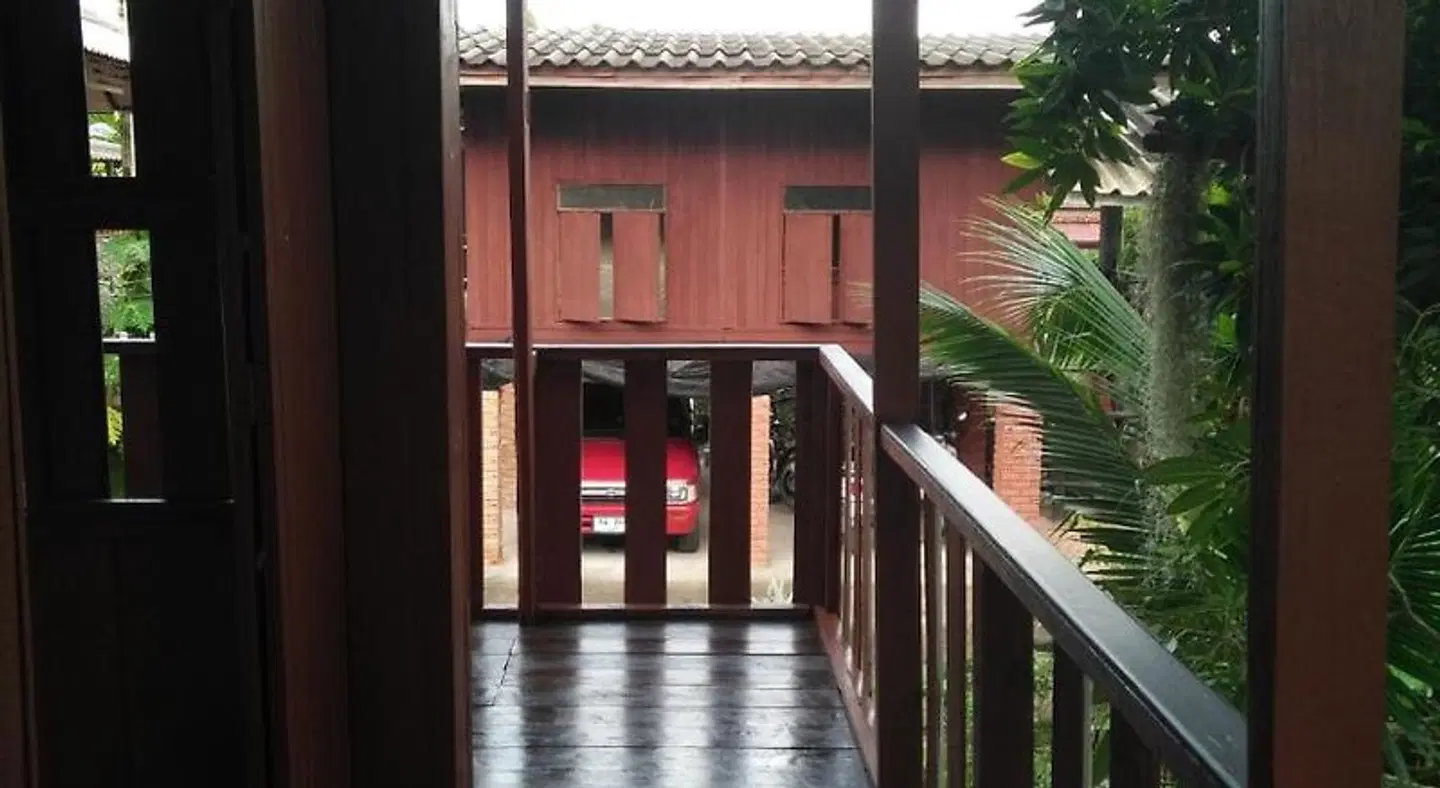 Three Moons Homestay EXTERIOR